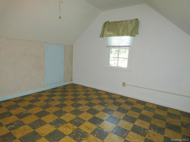 28 Hilltop Drive, New Windsor, NY 12553