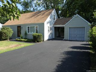 28 Hilltop Drive, New Windsor, NY 12553