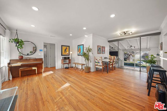 1730 N Pass Avenue, Burbank, CA 91505