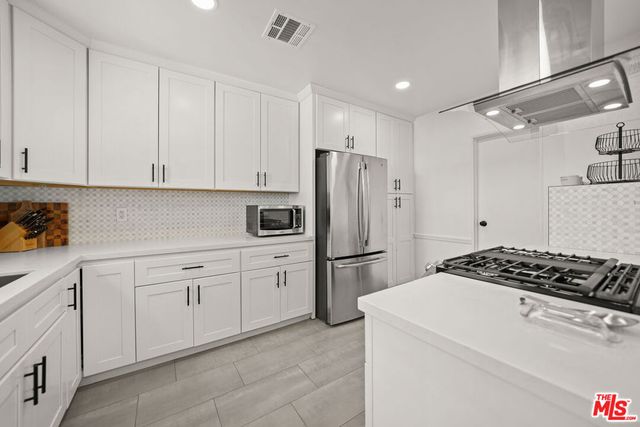 1730 N Pass Avenue, Burbank, CA 91505