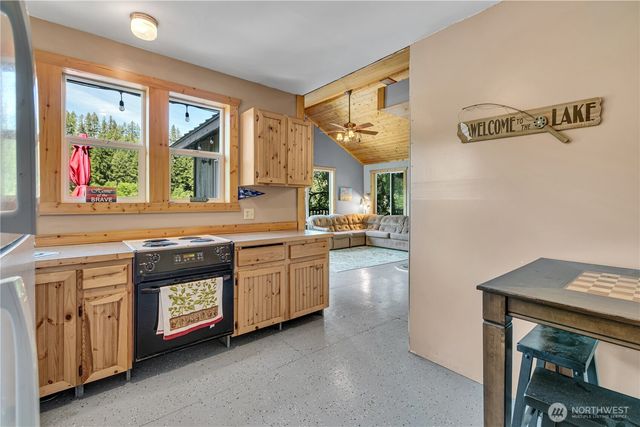 39420 Ski Park Road E, Eatonville, WA 98328
