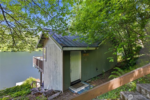 39420 Ski Park Road E, Eatonville, WA 98328