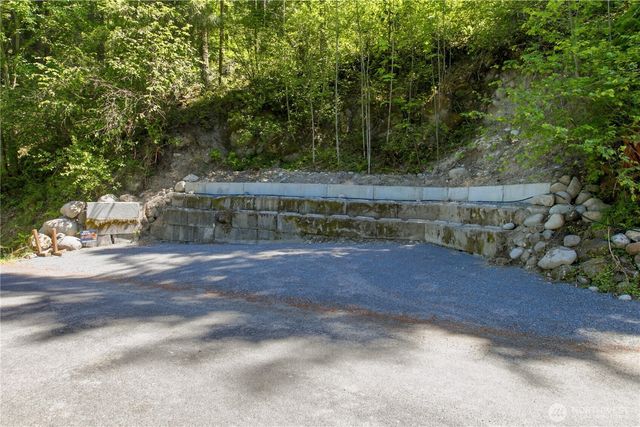 39420 Ski Park Road E, Eatonville, WA 98328