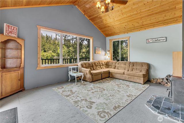 39420 Ski Park Road E, Eatonville, WA 98328