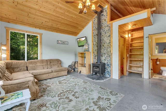39420 Ski Park Road E, Eatonville, WA 98328