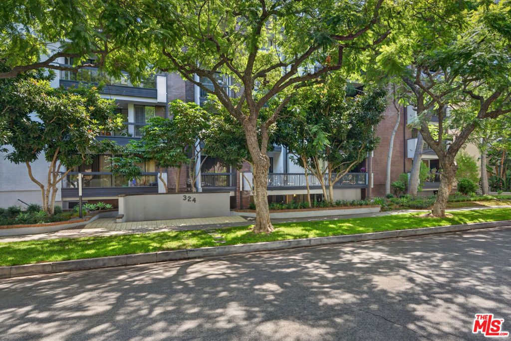 324 N Palm Drive 404, Beverly Hills, CA 90210 — exterior