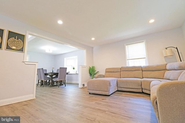 602 W SOUTH AVE, Glenolden, PA 19036