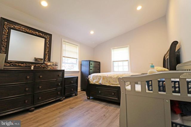 602 W SOUTH AVE, Glenolden, PA 19036