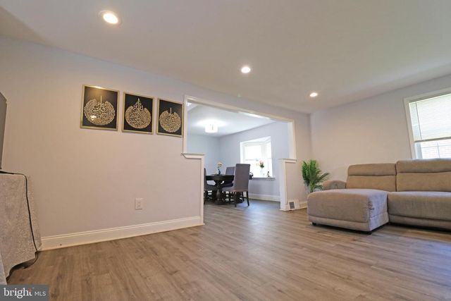 602 W SOUTH AVE, Glenolden, PA 19036