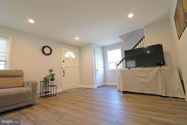 602 W SOUTH AVE, Glenolden, PA 19036