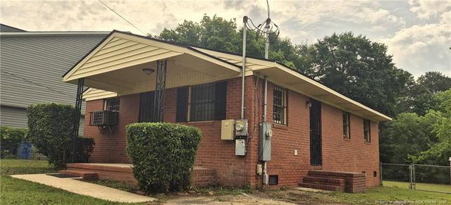 909 Rochester Drive, Fayetteville, NC 28305
