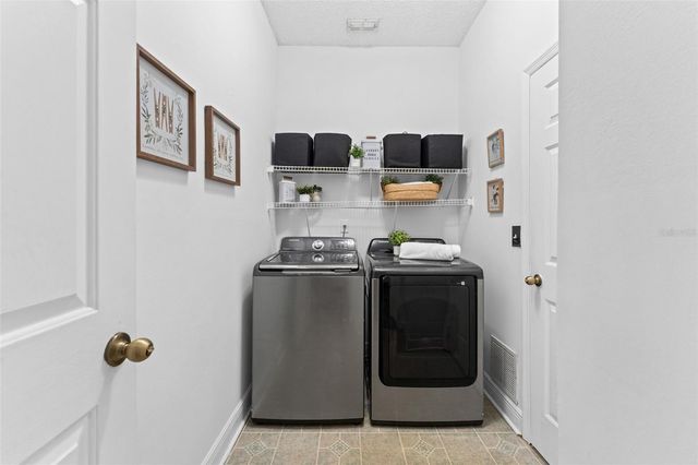 1114 BALLYSHANNON PARKWAY, Orlando, FL 32828