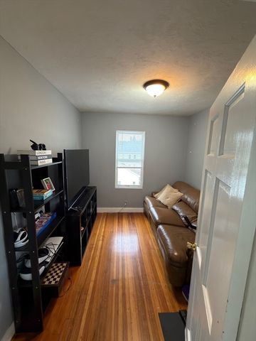 118 Sumner St 3, Quincy, MA 02169