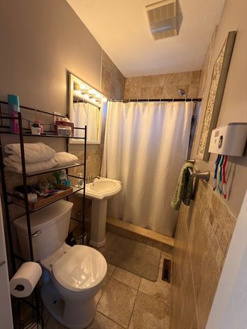 118 Sumner St 3, Quincy, MA 02169