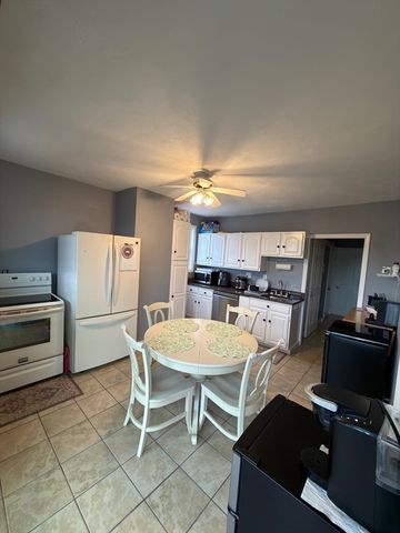 118 Sumner St 3, Quincy, MA 02169