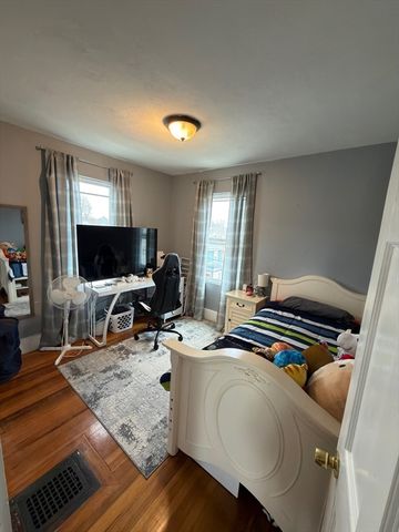 118 Sumner St 3, Quincy, MA 02169