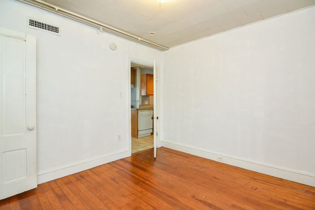 23 Grove St 1-1, Haverhill, MA 01832