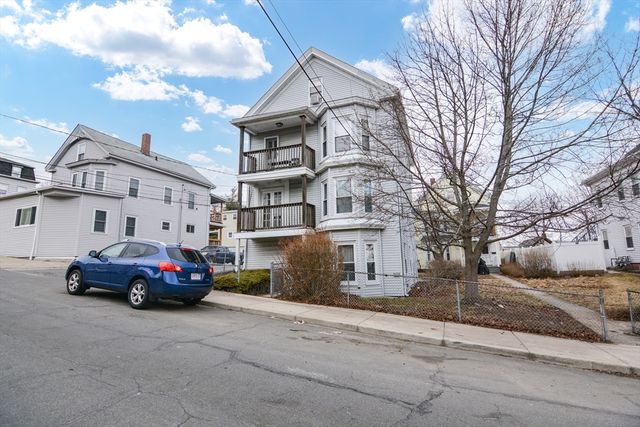 23 Grove St 1-1, Haverhill, MA 01832