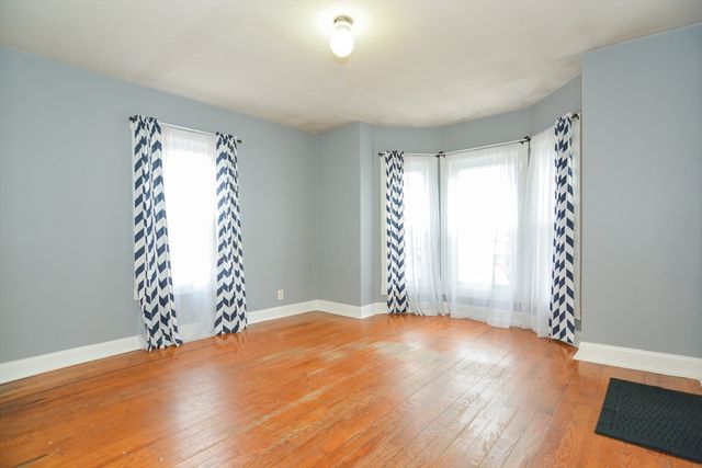 23 Grove St 1-1, Haverhill, MA 01832