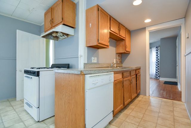 23 Grove St 1-1, Haverhill, MA 01832