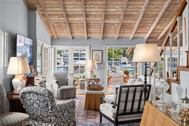 323 E Bay Front, Newport Beach, CA 92662
