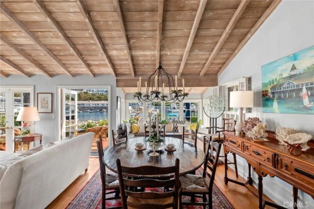 323 E Bay Front, Newport Beach, CA 92662