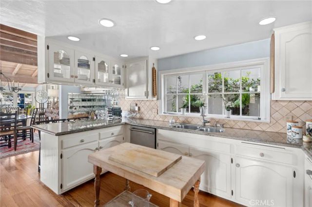 323 E Bay Front, Newport Beach, CA 92662