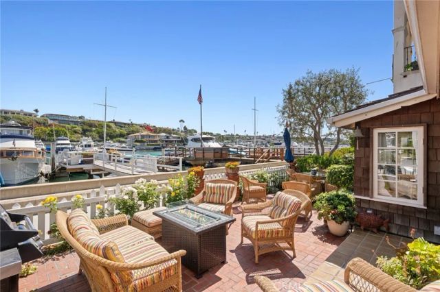 323 E Bay Front, Newport Beach, CA 92662