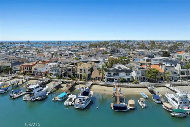 323 E Bay Front, Newport Beach, CA 92662