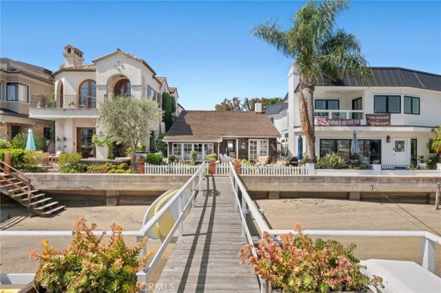 323 E Bay Front, Newport Beach, CA 92662