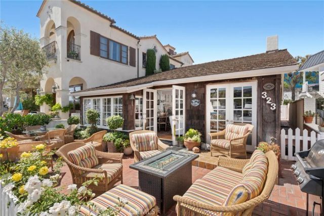 323 E Bay Front, Newport Beach, CA 92662