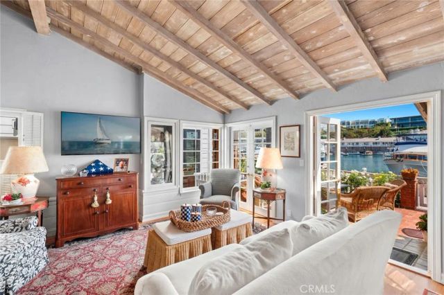323 E Bay Front, Newport Beach, CA 92662