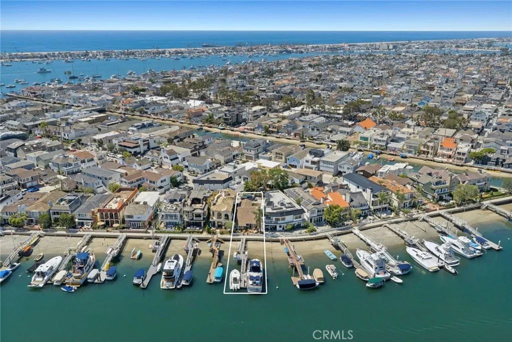323 E Bay Front, Newport Beach, CA 92662