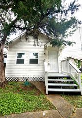 725 E 10th 1/2 Street B, Houston, TX 77008