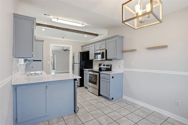 2413 SW 41st St, Lawton, OK 73505