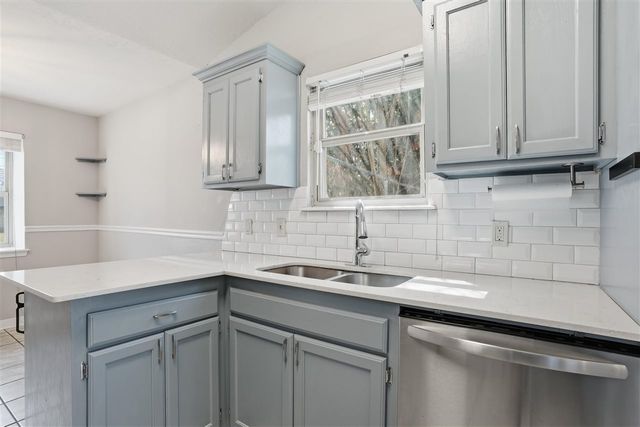 2413 SW 41st St, Lawton, OK 73505