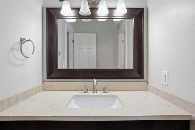 2413 SW 41st St, Lawton, OK 73505