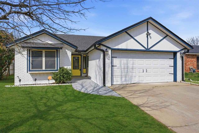 2413 SW 41st St, Lawton, OK 73505