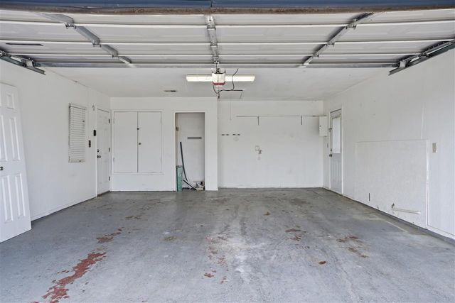 2413 SW 41st St, Lawton, OK 73505