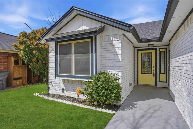 2413 SW 41st St, Lawton, OK 73505