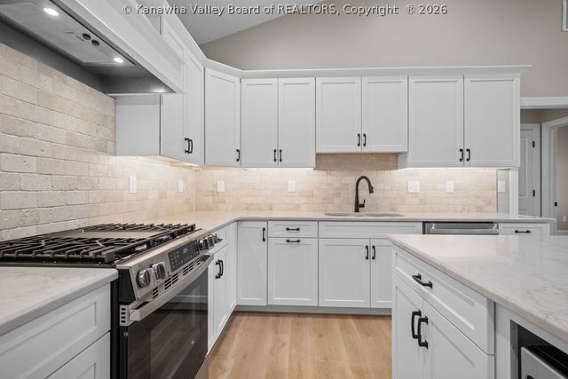 228 Brick House Drive, Fraziers Bottom, WV 25082