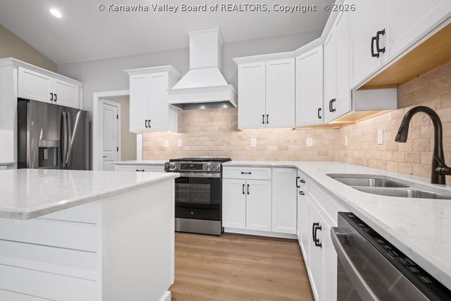 228 Brick House Drive, Fraziers Bottom, WV 25082