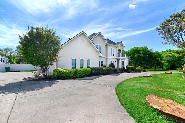 2360 Mystic Shore Drive, Cedar Hill, TX 75104