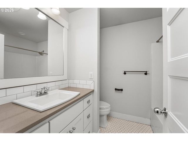 5471 Ne 37TH Ave, Portland, OR 97211