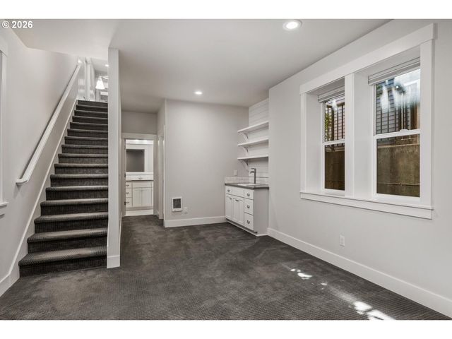 5471 Ne 37TH Ave, Portland, OR 97211