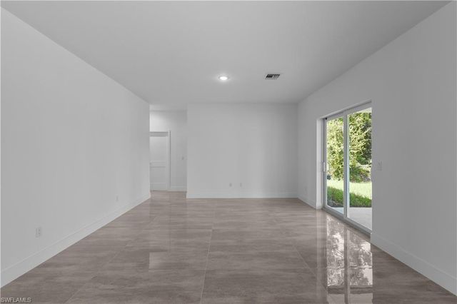 828 Genoa AVE S, Lehigh Acres, FL 33974