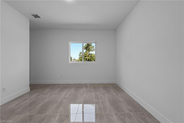 828 Genoa AVE S, Lehigh Acres, FL 33974