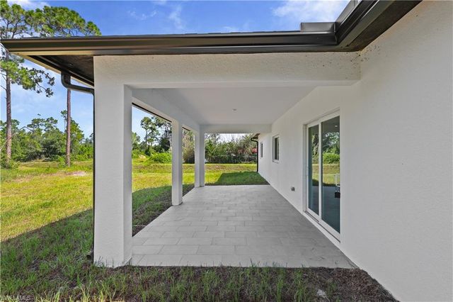 828 Genoa AVE S, Lehigh Acres, FL 33974