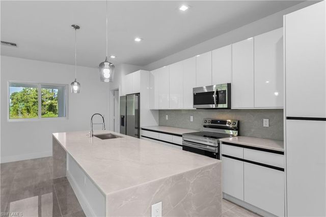 828 Genoa AVE S, Lehigh Acres, FL 33974