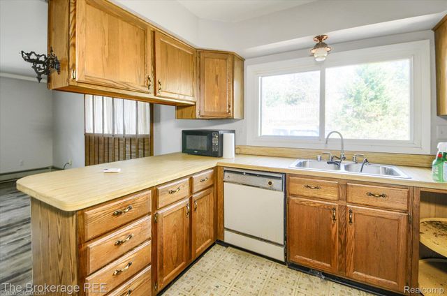 688 UPHILL Road, Milford Twp, MI 48381